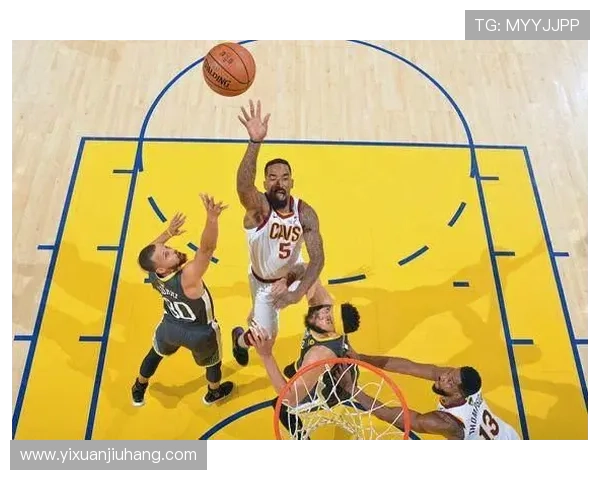 广州飞盘队战术之争引发热烈讨论球迷与专家观点交锋 广州飞盘队战术之争引发热烈讨论球迷与专家观点交锋